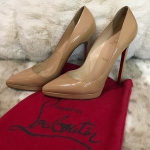 Nude Christian Louboutin Pumps